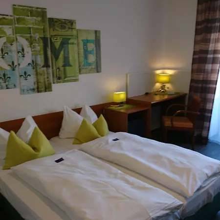 Deutschherrenhof מלון 3*