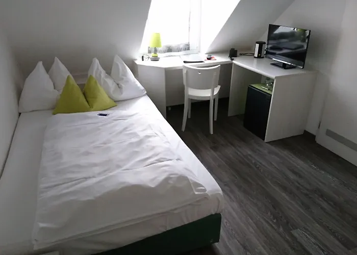 Deutschherrenhof מלון 3*