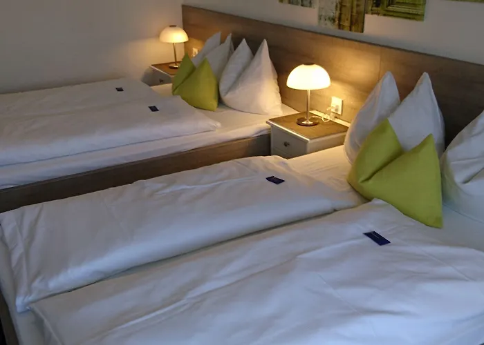 Deutschherrenhof מלון 3*